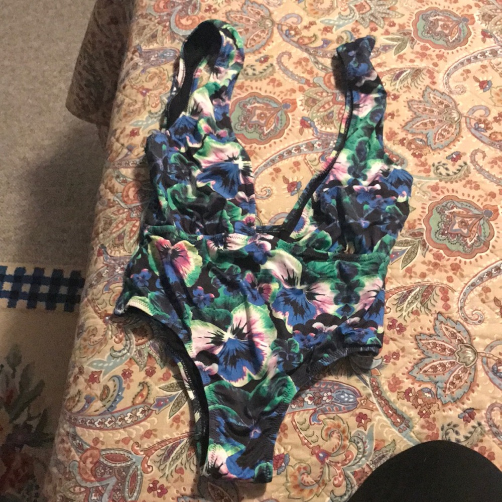 ASOS one piece size 4 swim